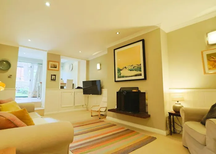 Elliston Two Bedroom Garden Flat