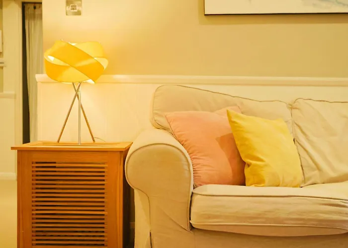 Apartment Elliston Two Bedroom Garden Flat *