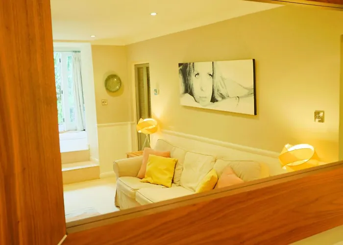 Elliston Two Bedroom Garden Flat